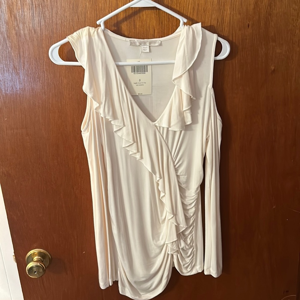 Boston Proper Ruffle Front cold shoulder Top